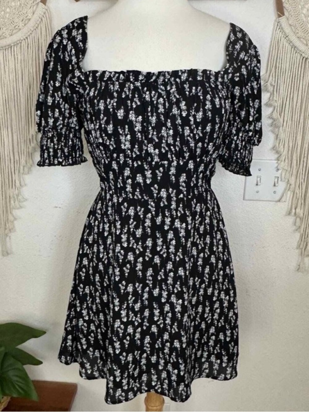 NWT Francesca’s Square Neck Puff Sleeve Mini Dress floral print black and white
